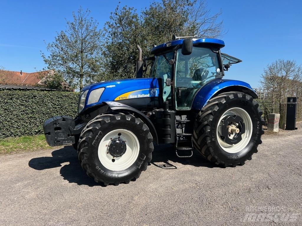 New Holland T 7070 Tractoare