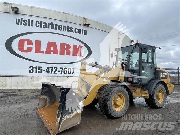 CAT 906M Incarcator pe pneuri