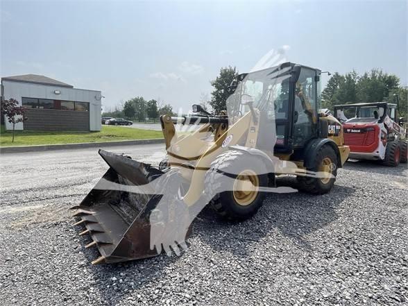 CAT 906M Incarcator pe pneuri