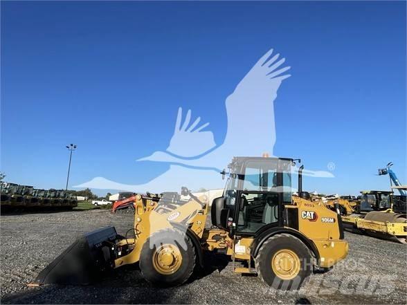 CAT 906M Incarcator pe pneuri