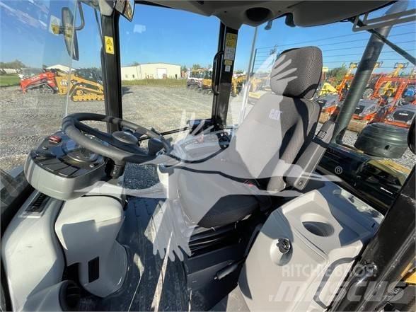 CAT 906M Incarcator pe pneuri