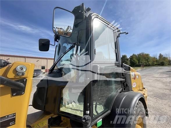 CAT 906M Incarcator pe pneuri