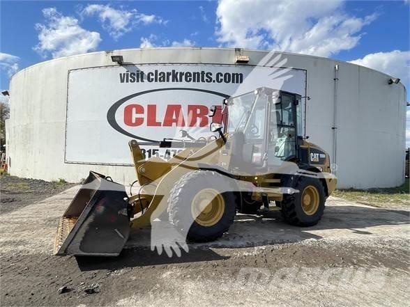CAT 908M Incarcator pe pneuri
