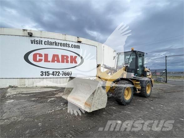CAT 908M Incarcator pe pneuri