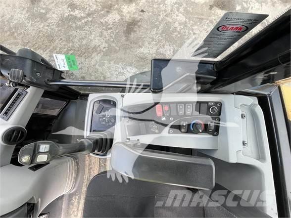 CAT 908M Incarcator pe pneuri