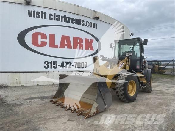 CAT 908M Incarcator pe pneuri