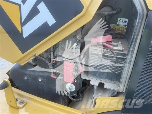 CAT 908M Incarcator pe pneuri