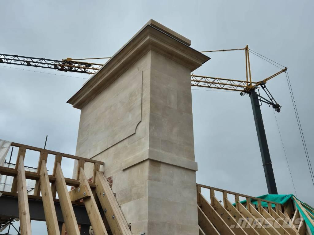 Liebherr 32 TT Self erecting cranes