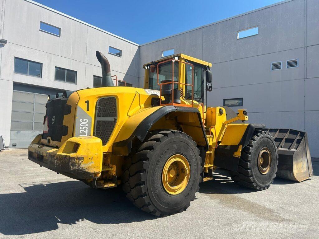 Volvo L250G Incarcator pe pneuri