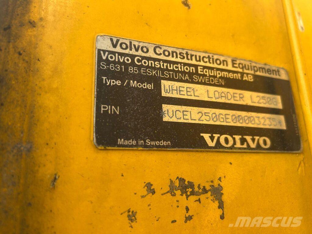 Volvo L250G Incarcator pe pneuri