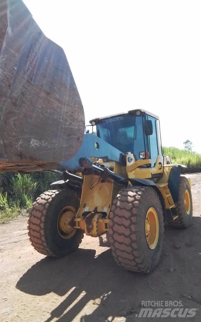 Volvo L 90 F Incarcator pe pneuri