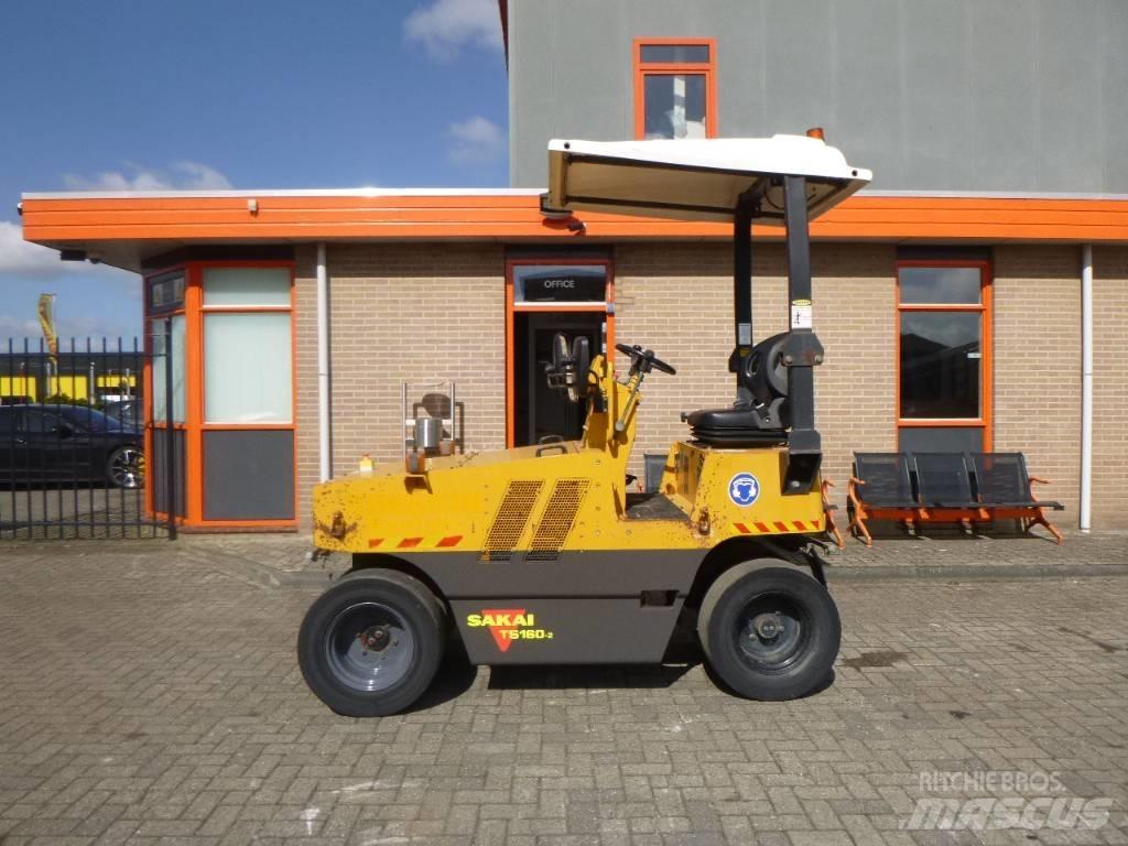 Sakai TS160-2 Cilindri compactori cu roti