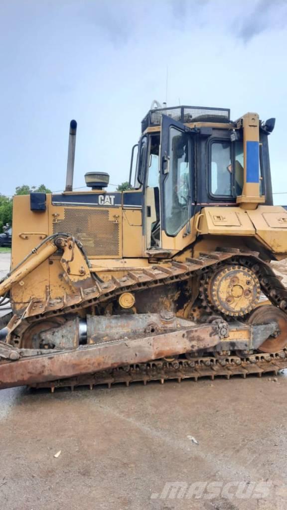 CAT D 6 M XL Buldozere pe senile