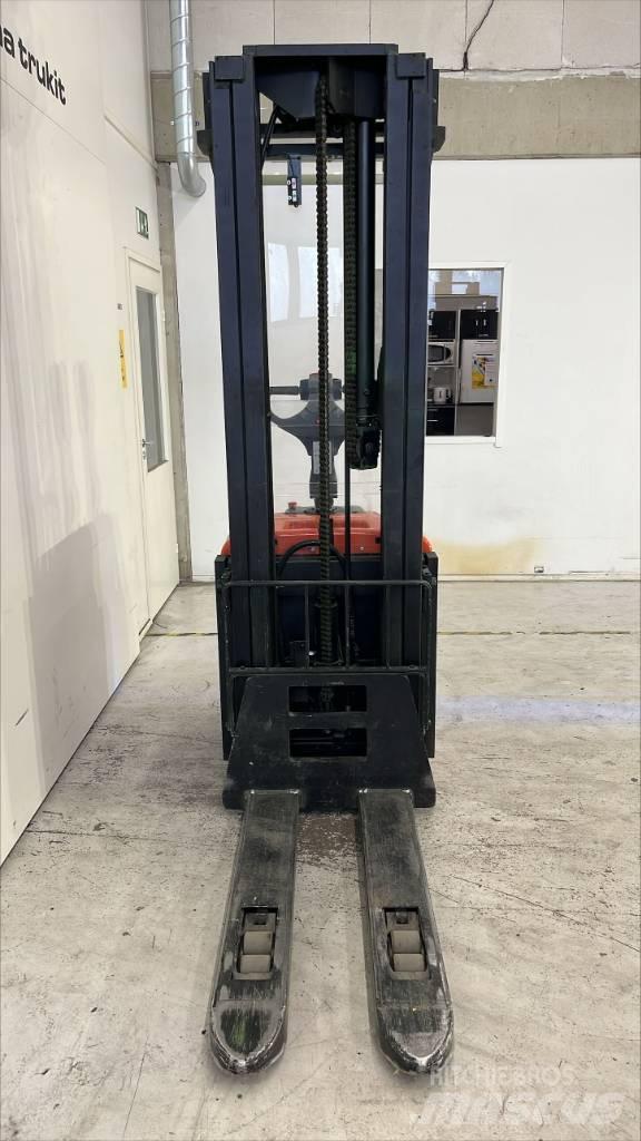 BT SPE 160 L Transpaleti autopropulsanti