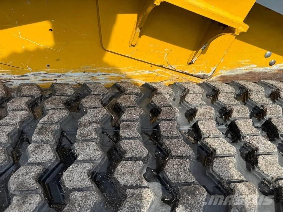 John Deere 317G Mini incarcator