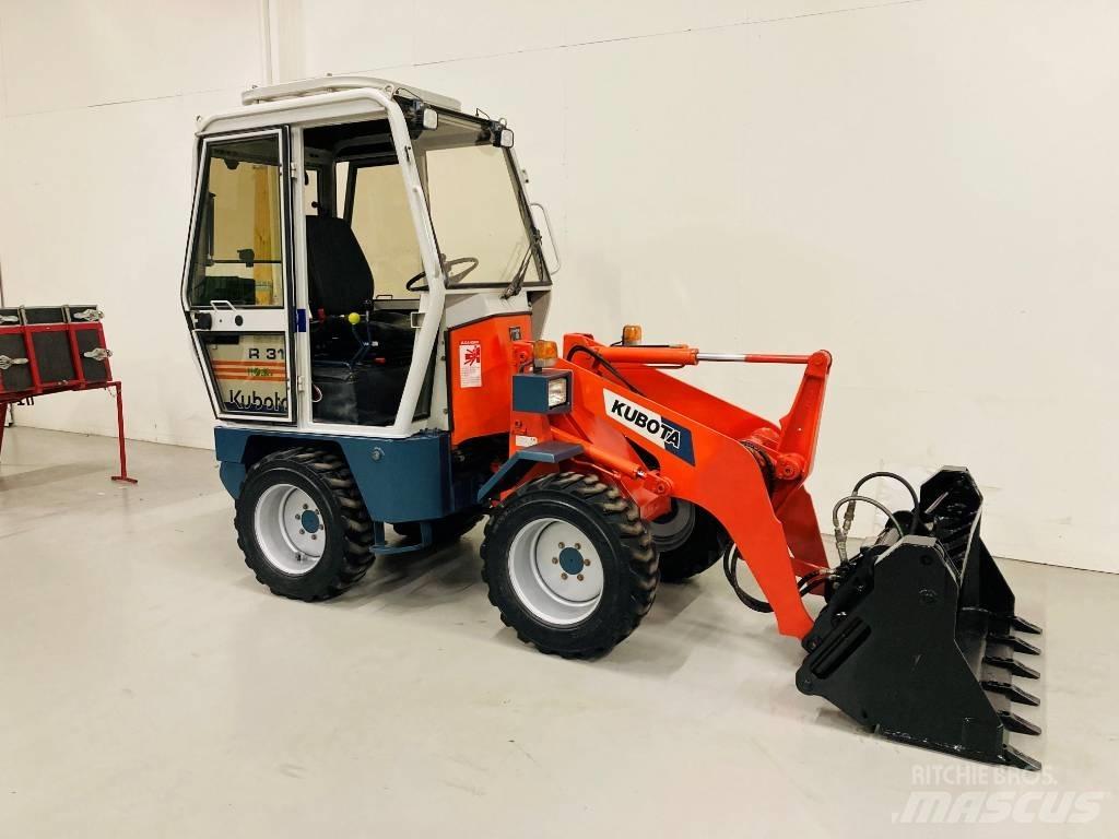 Kubota R 310 Incarcator pe pneuri