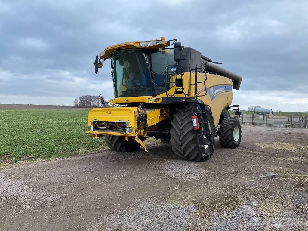 New Holland CX 8090 Combine de secerat