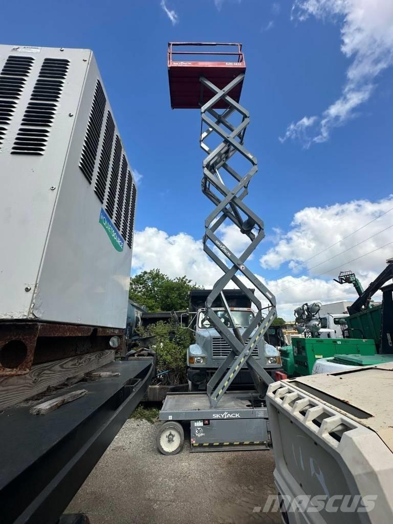 JLG 32 Lift Platforme foarfeca
