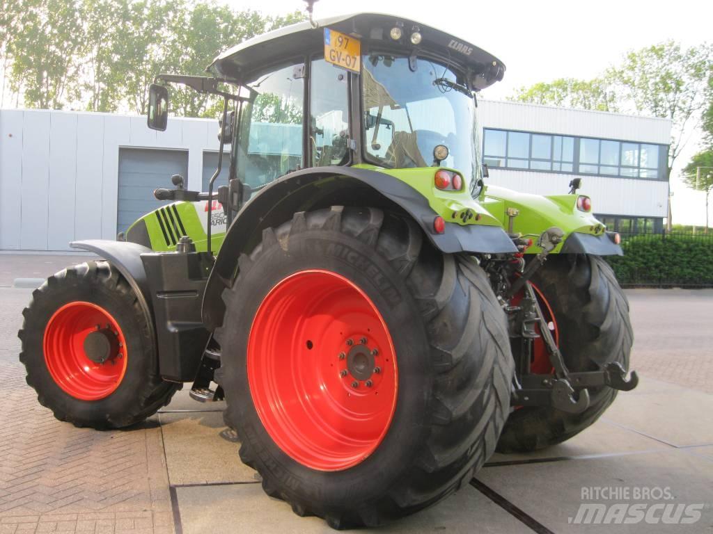 CLAAS Arion 650 CIS Tractoare