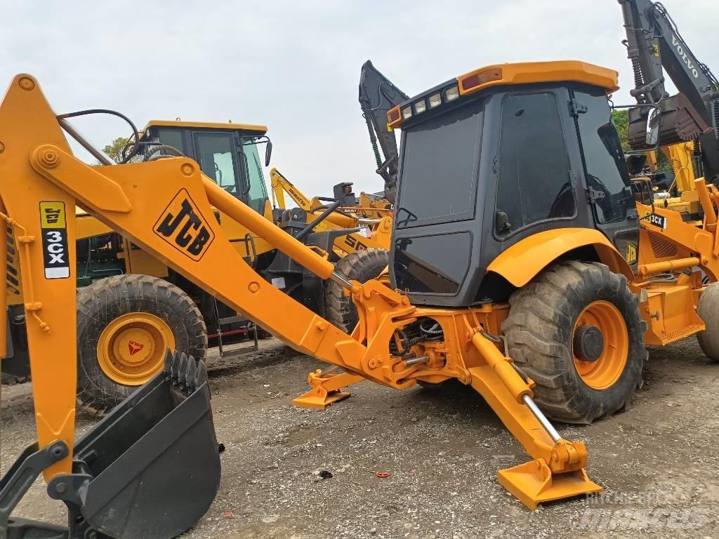 JCB 3 CX Incarcator pe pneuri