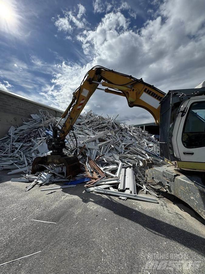 Liebherr A316 Li Excavatoare speciale