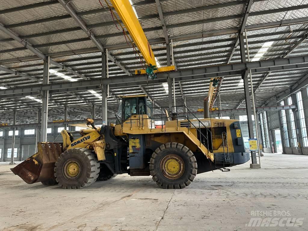 Komatsu WA 600 Incarcator pe pneuri