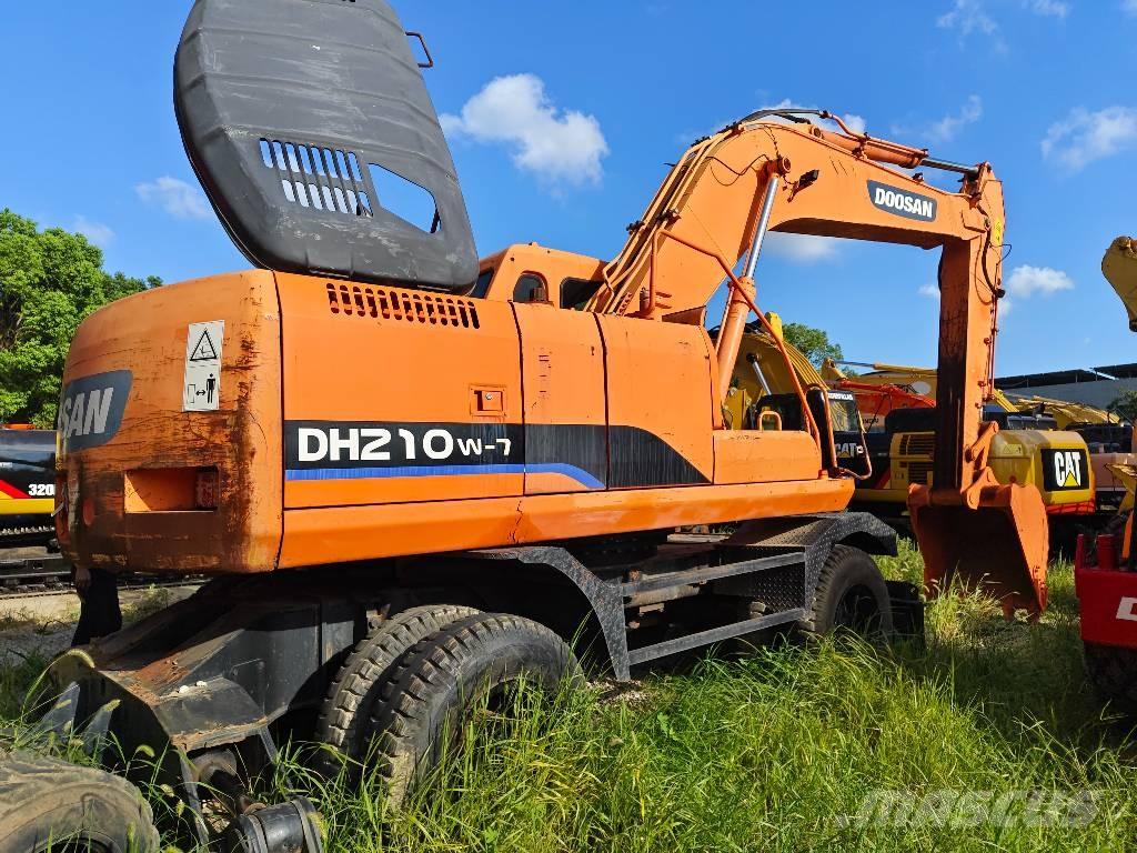 Doosan DH 210 W-7 Excavatoare cu roti