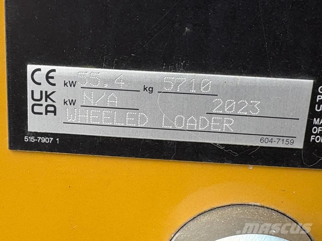 CAT 906 Incarcator pe pneuri