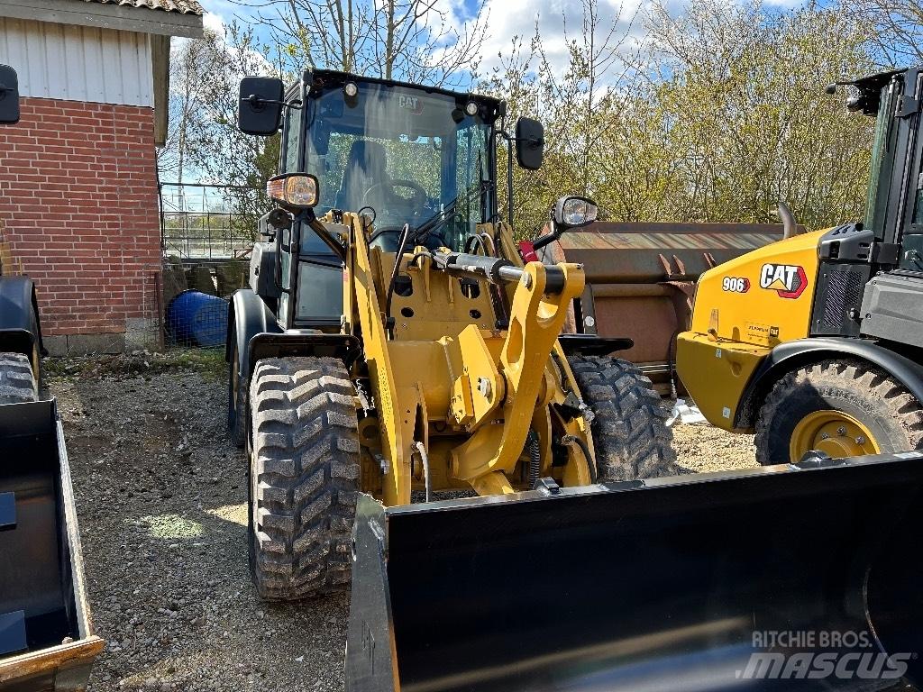 CAT 906 Incarcator pe pneuri