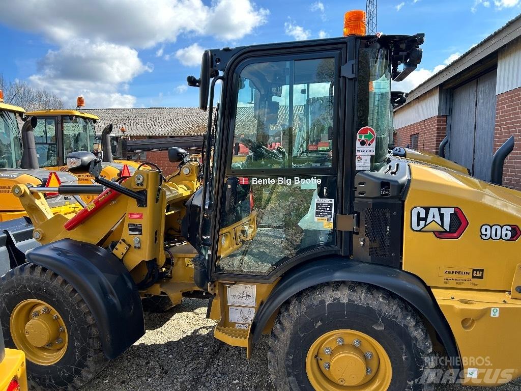 CAT 906 Incarcator pe pneuri
