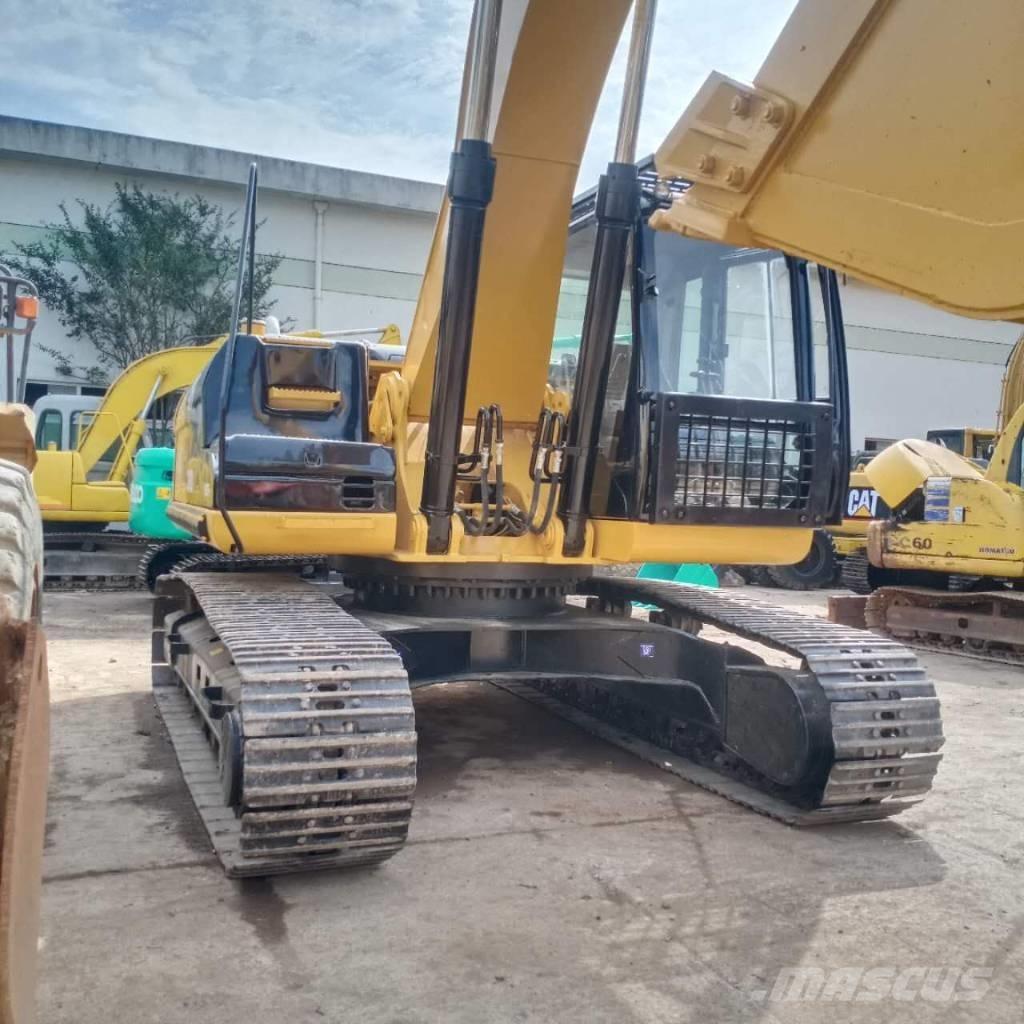 CAT 330 D Excavatoare pe șenile
