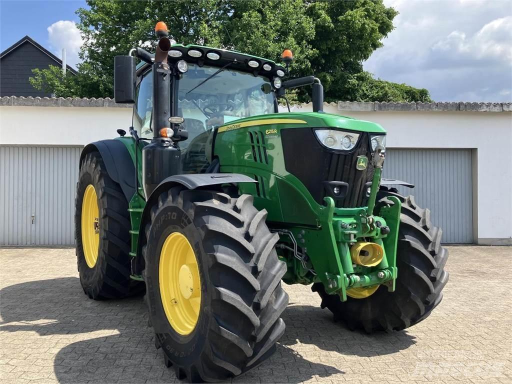 John Deere 6215R Tractoare