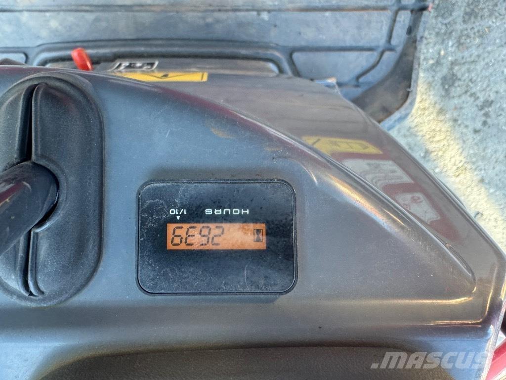 Yanmar SV08 (1E826) Mini excavatoare < 7t