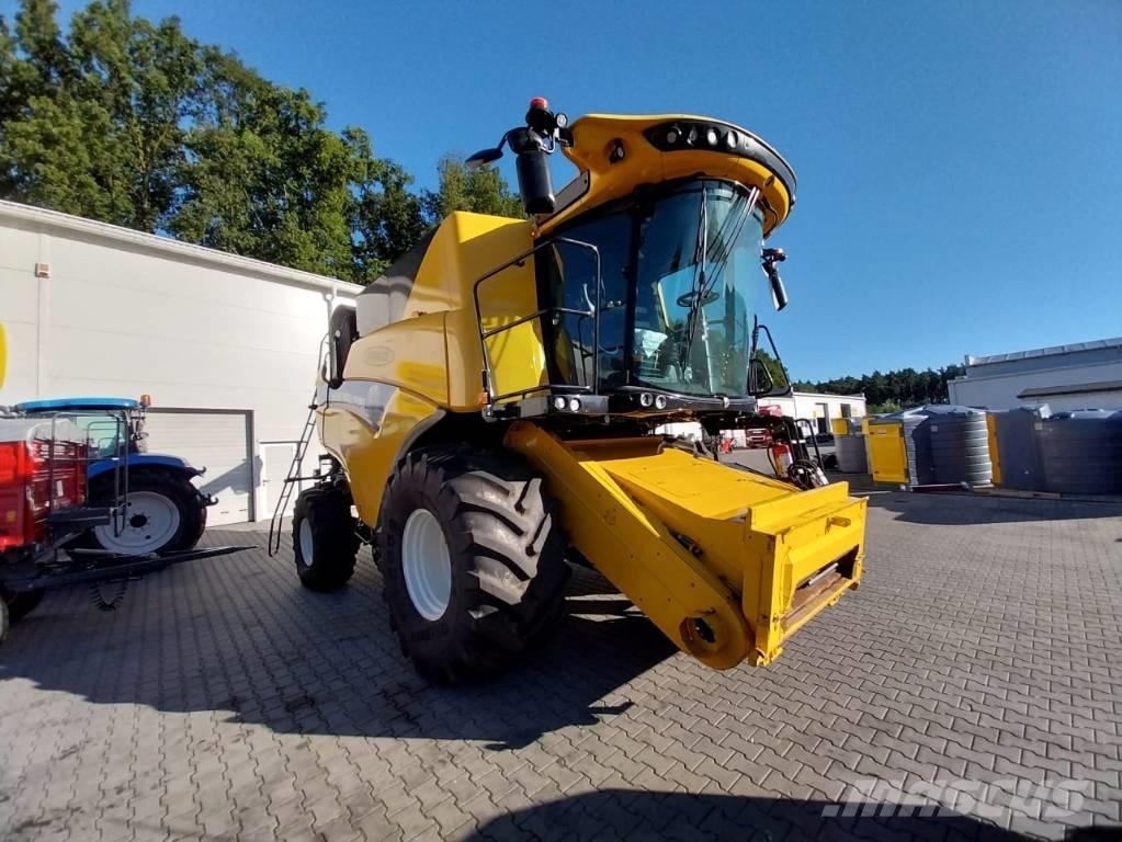 New Holland CX 8.90 Combine de secerat
