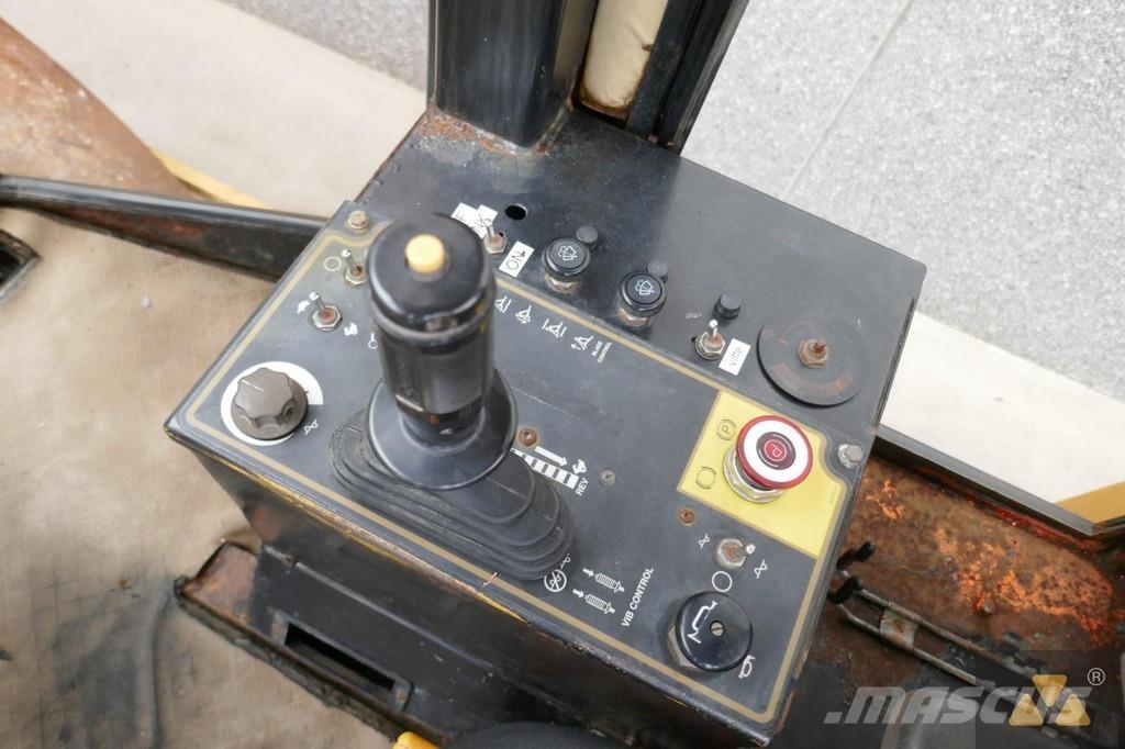 CAT CS433C Compactoare monocilindrice