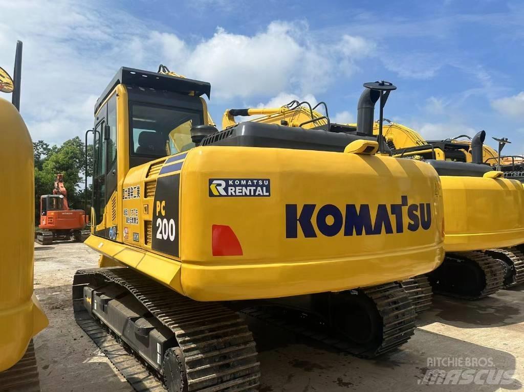 Komatsu PC 200 Excavatoare pe șenile
