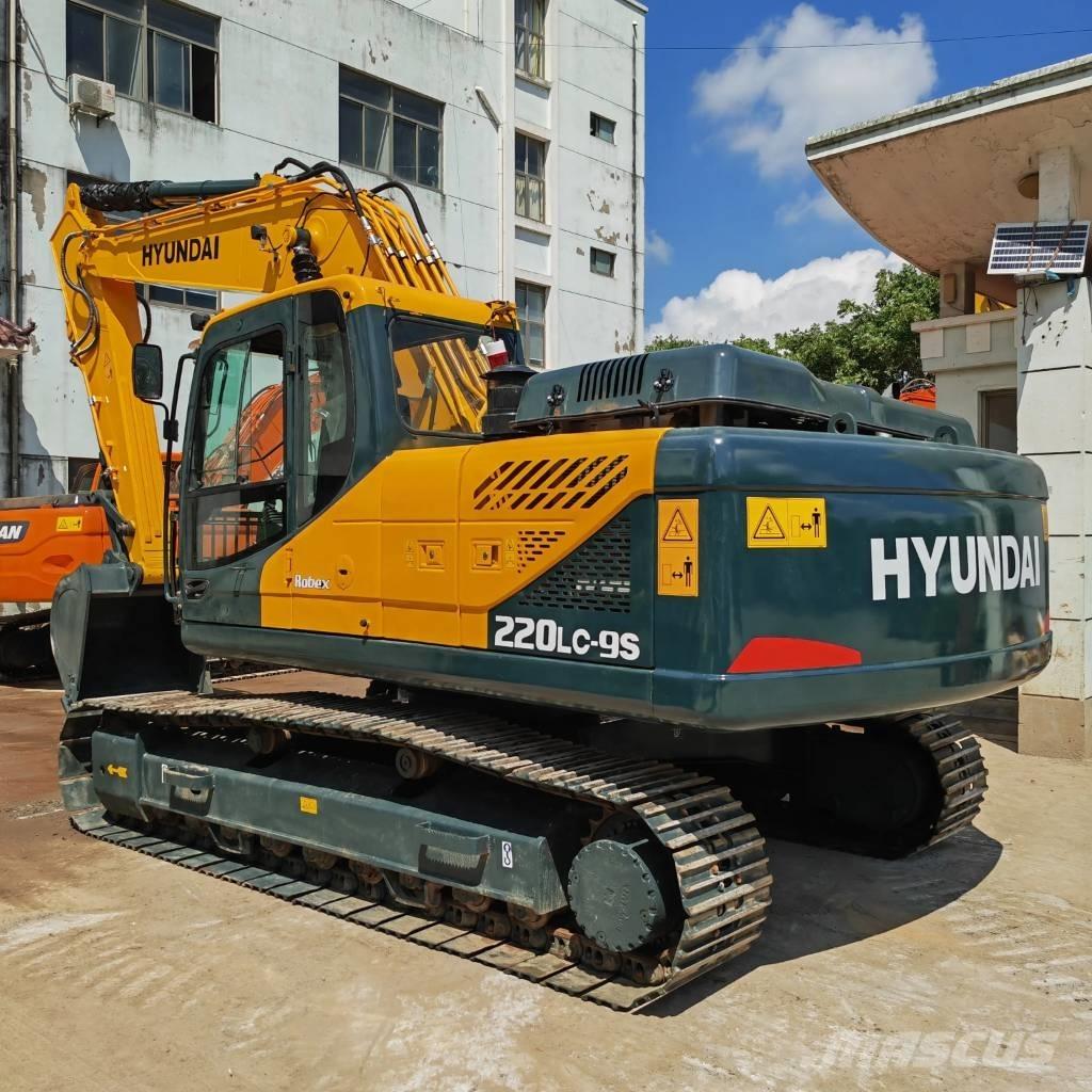 Hyundai R220LC-9S Excavatoare pe șenile
