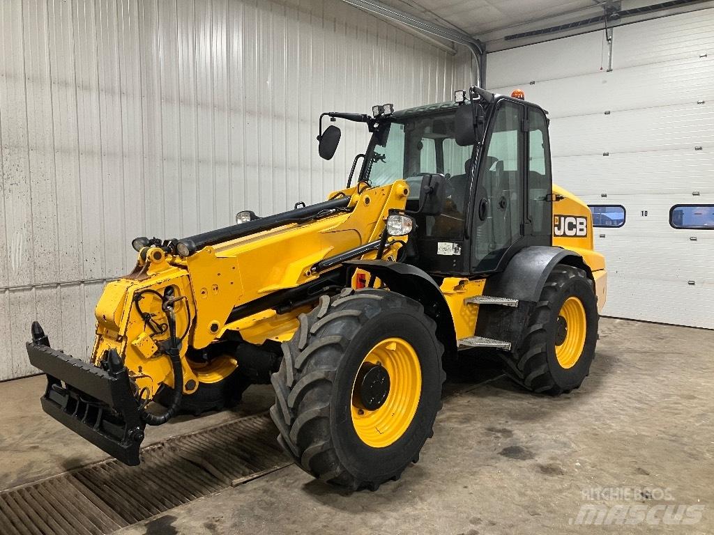 JCB TM 320 Incarcator pe pneuri