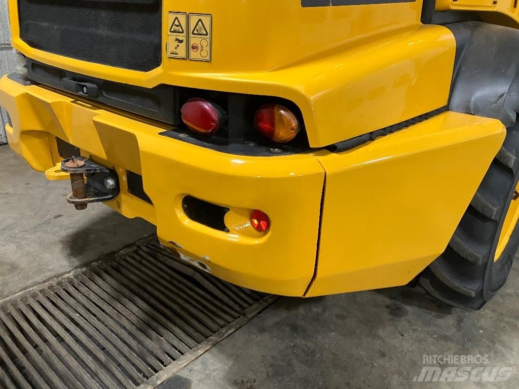 JCB TM 320 Incarcator pe pneuri