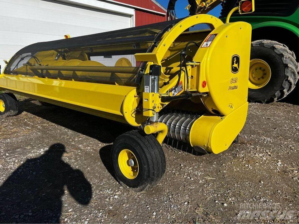 John Deere 649 Alte echipamente pentru nutret