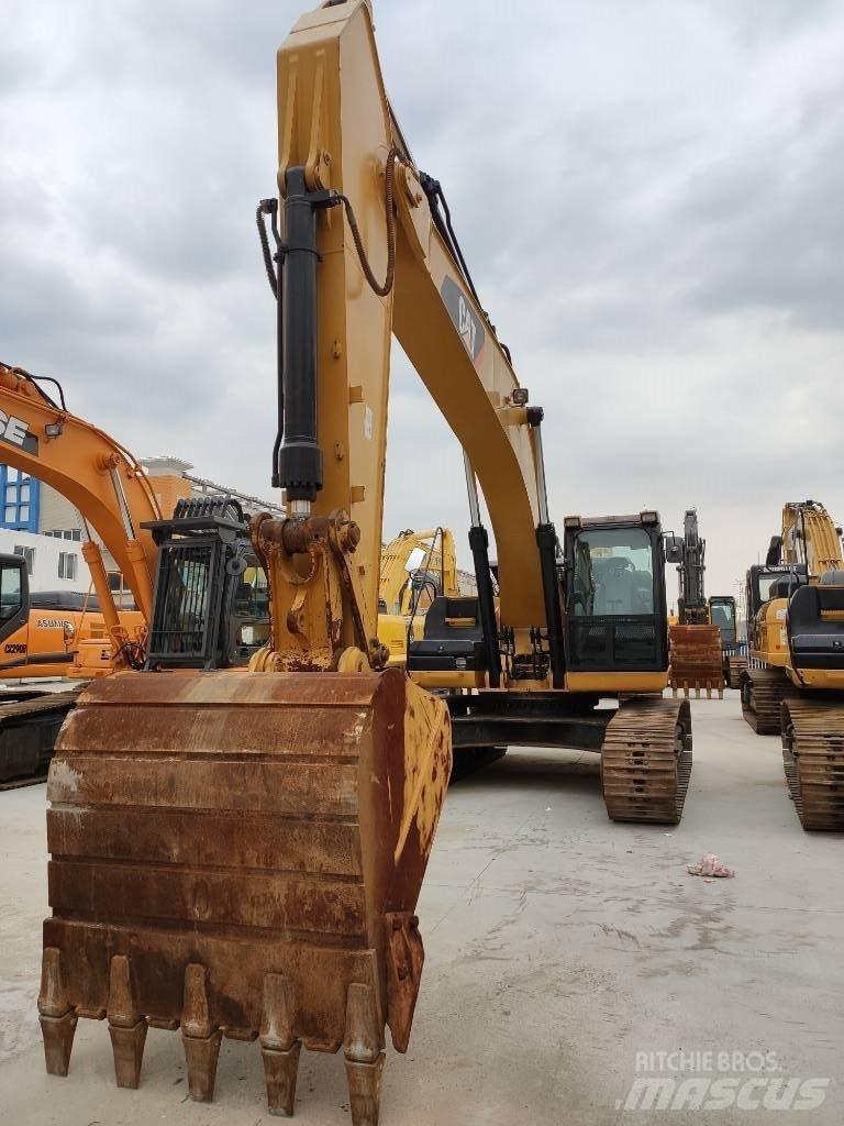 CAT 329 D Excavatoare pe șenile
