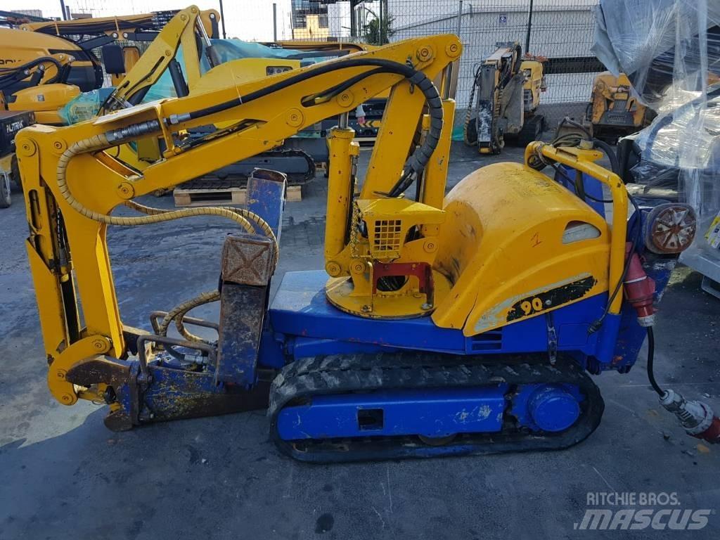 Brokk 90 Excavatoare de demolare
