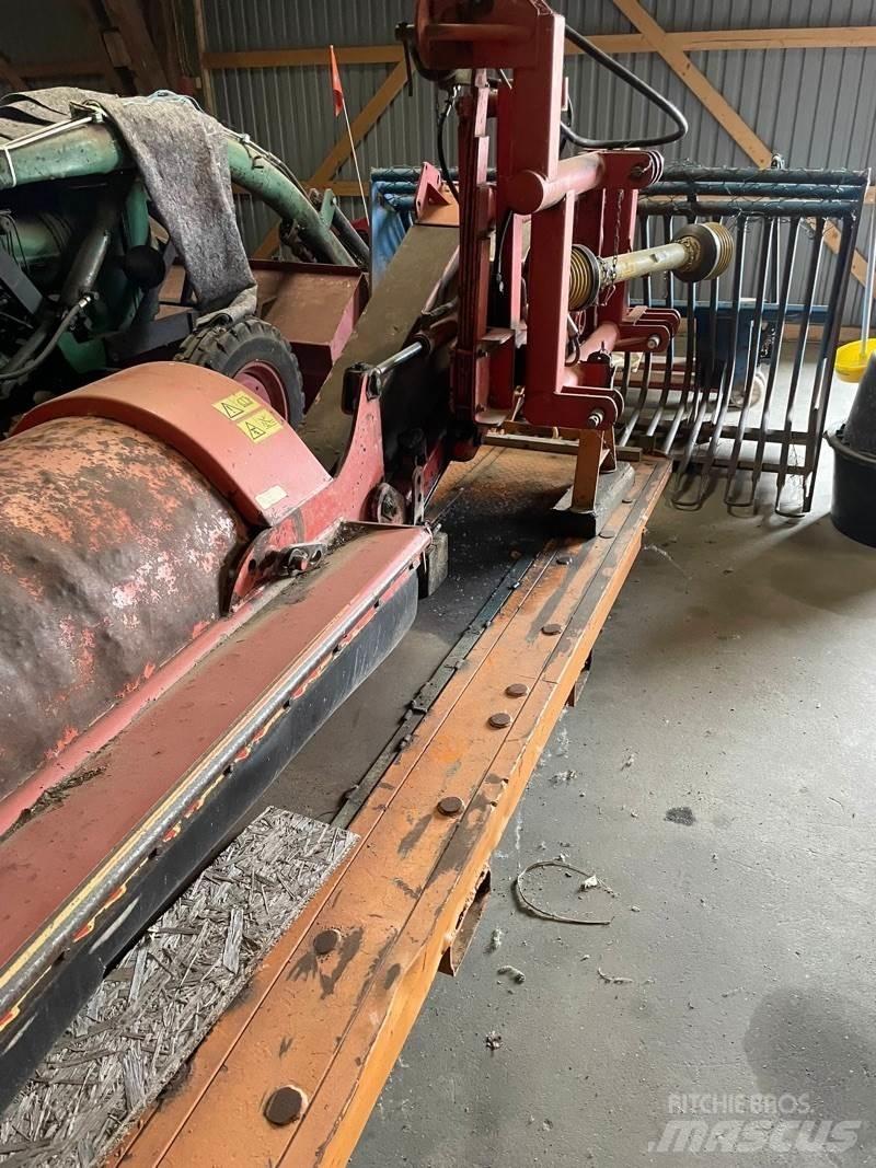 Dücker USM 21 R 2 Utilaje întreţinere terenuri - Altele