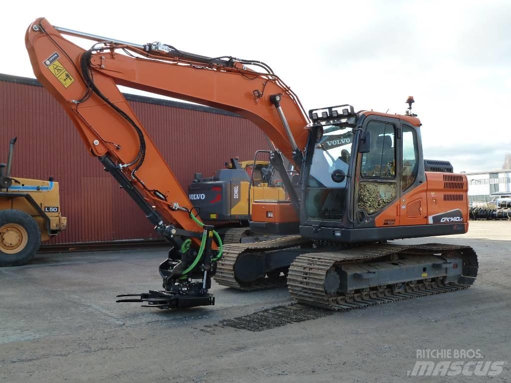 Doosan DX140LC-5 Excavatoare pe șenile
