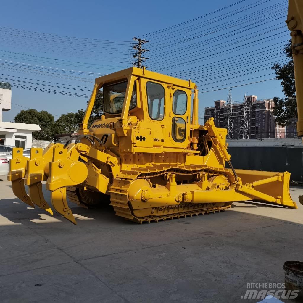 Komatsu D 85 Buldozere pe senile