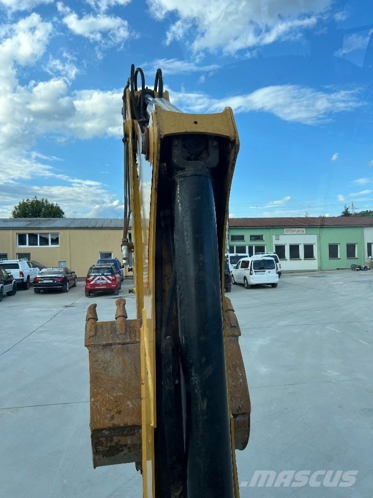 CAT 444F Buldoexcavatoare