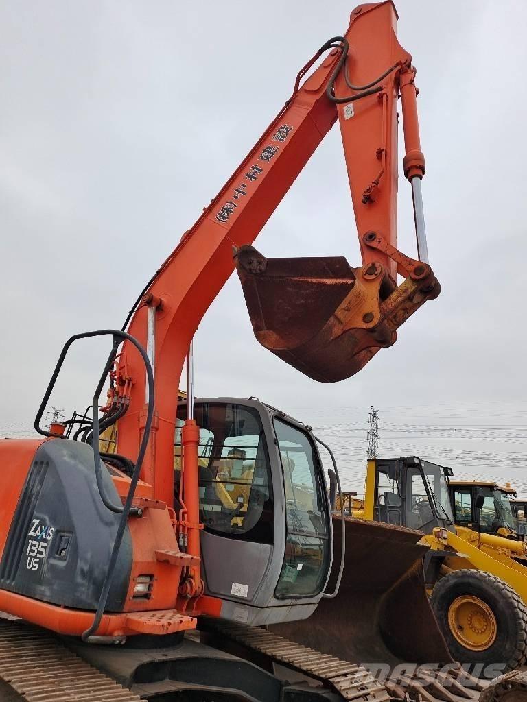 Hitachi ZX 135 US Excavatoare pe șenile
