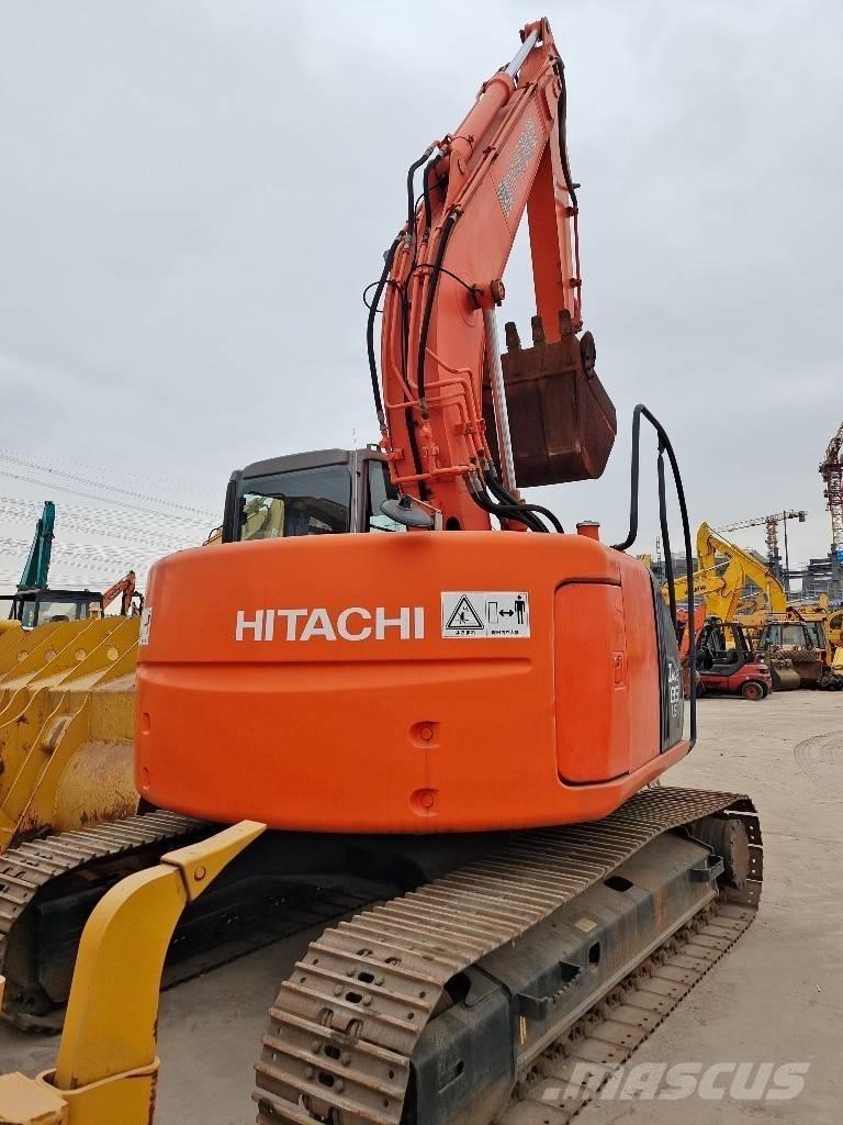Hitachi ZX 135 US Excavatoare pe șenile
