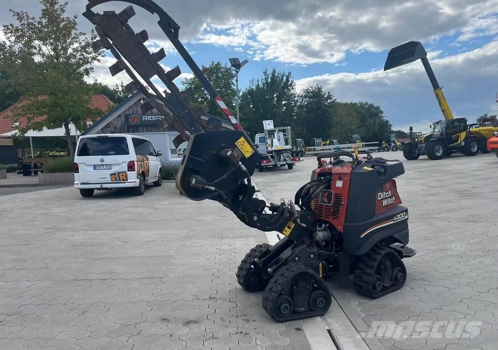 Ditch Witch R300 Autobasculante cu senile
