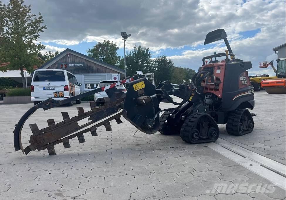 Ditch Witch R300 Autobasculante cu senile
